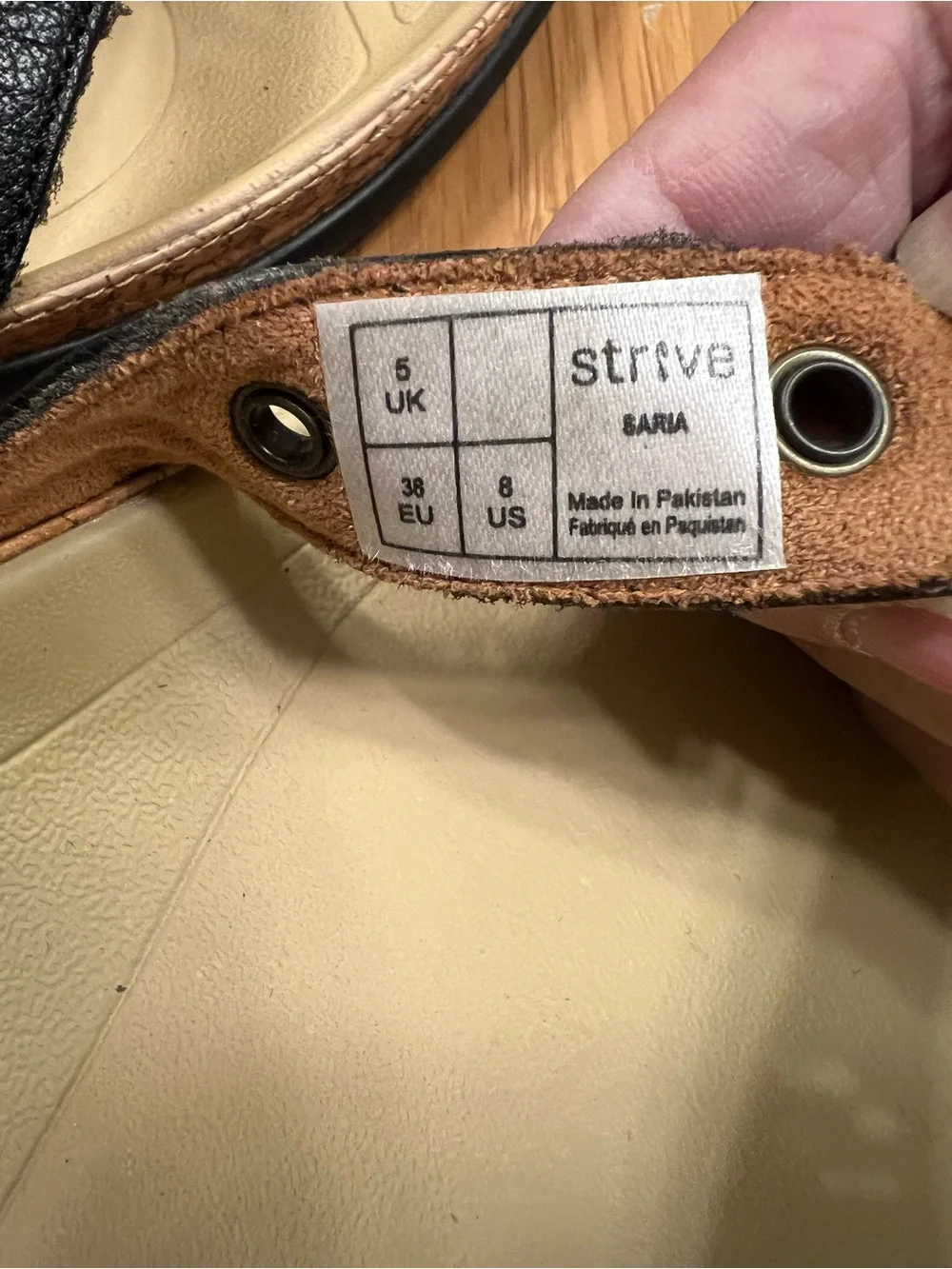Strive Black Leather Thong Sandals with Beige Footbed Size 8 New With Tag